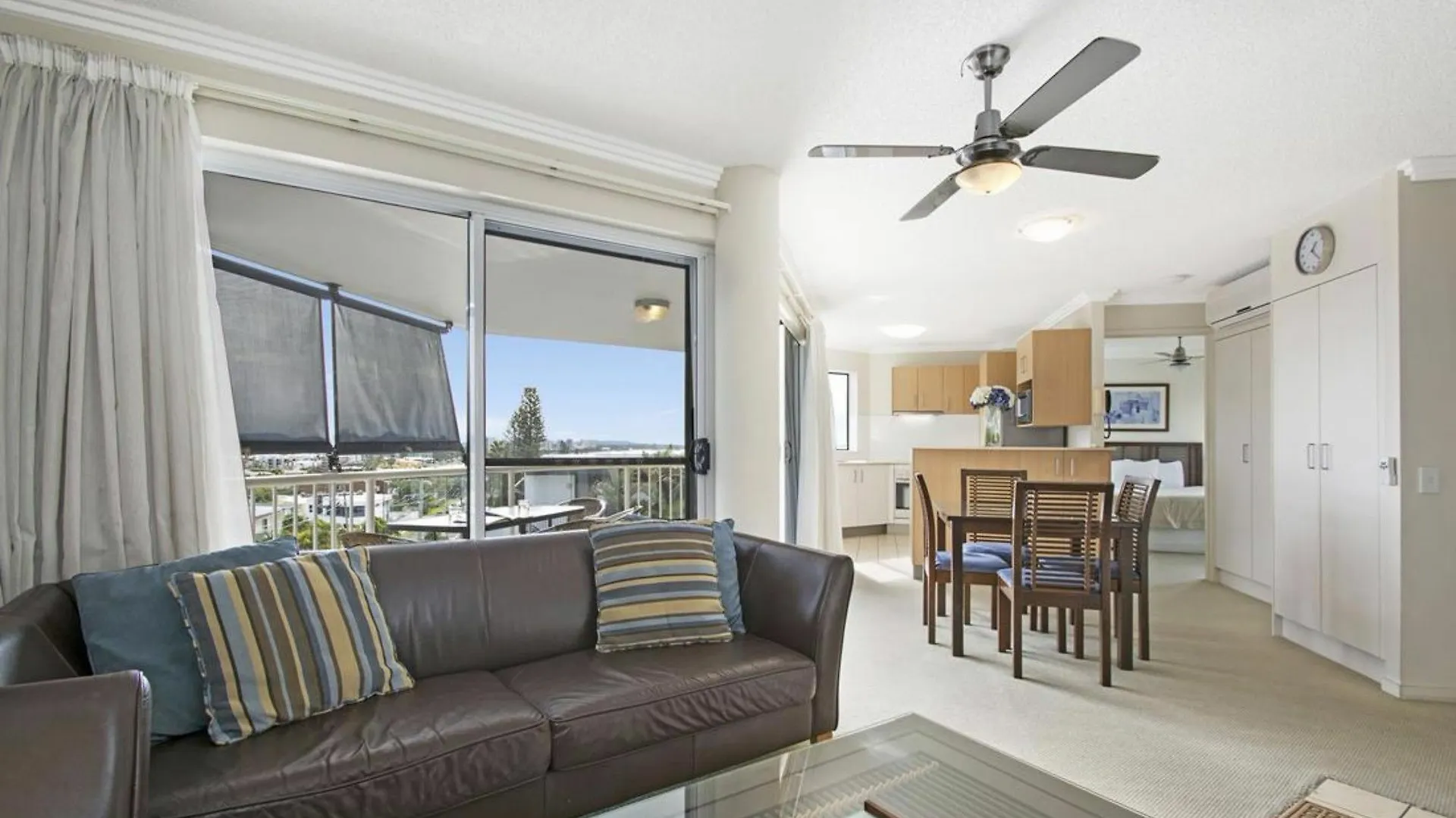 ****  Ocean Vista On Alex Aparthotel Alexandra Headland Australia
